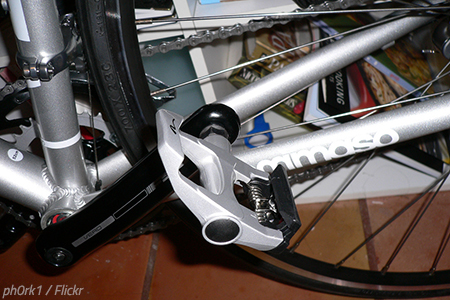 How to disassemble a bicycle for shipping