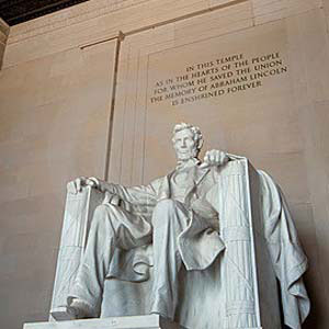 Lincoln Statue in DC dc area movers statue