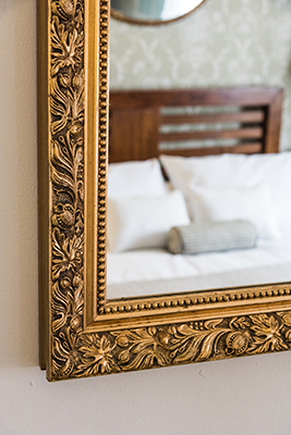 How to move a mirror