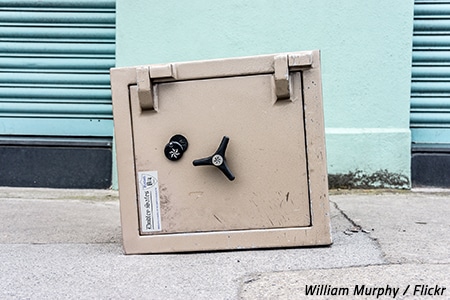 How to move a safe with a dolly