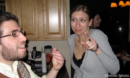 Pros and Cons of Moving in With Friends
