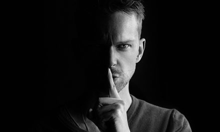 How to Move Out Secretly: 5 Top Secret Tips
