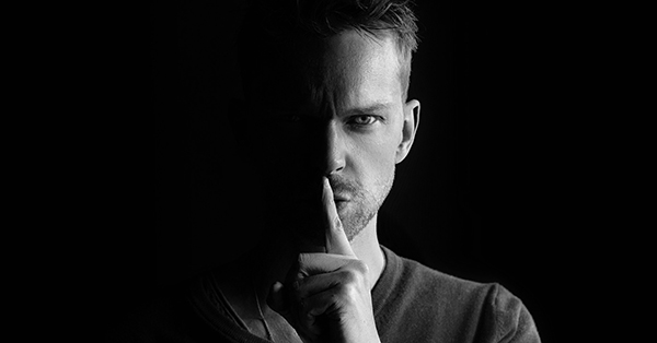 How to Move Out Secretly: 5 Top Secret Tips