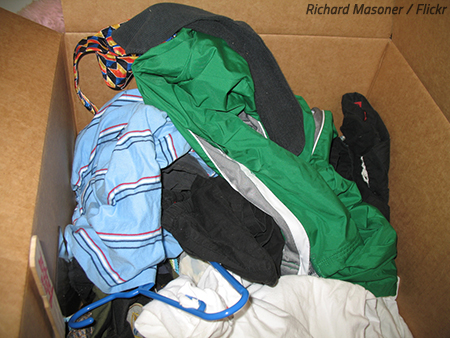 How to pack clothes in moving boxes