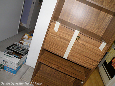 How to pack furniture when moving