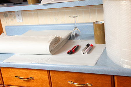 Packing kitchen knives for moving