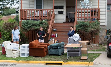 How to Move Out of Your Parents’ House: Moving Checklist