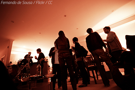 How to organize a housewarming party