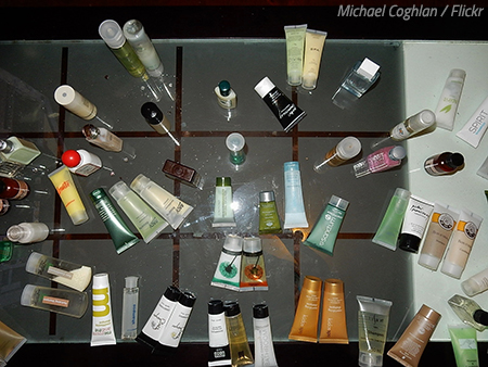 How to pack bathroom liquids when moving