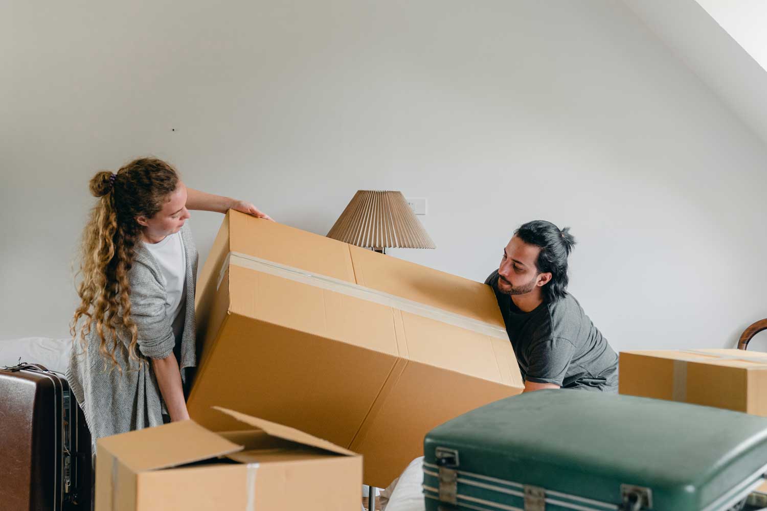 unloading moving services